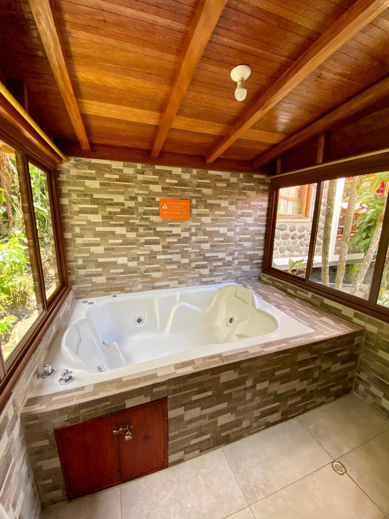Hosteria Arasari Mindo Ngoại thất bức ảnh